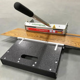 MANTISTOL LVT-330 cutting width for precise vinyl edge alignment.