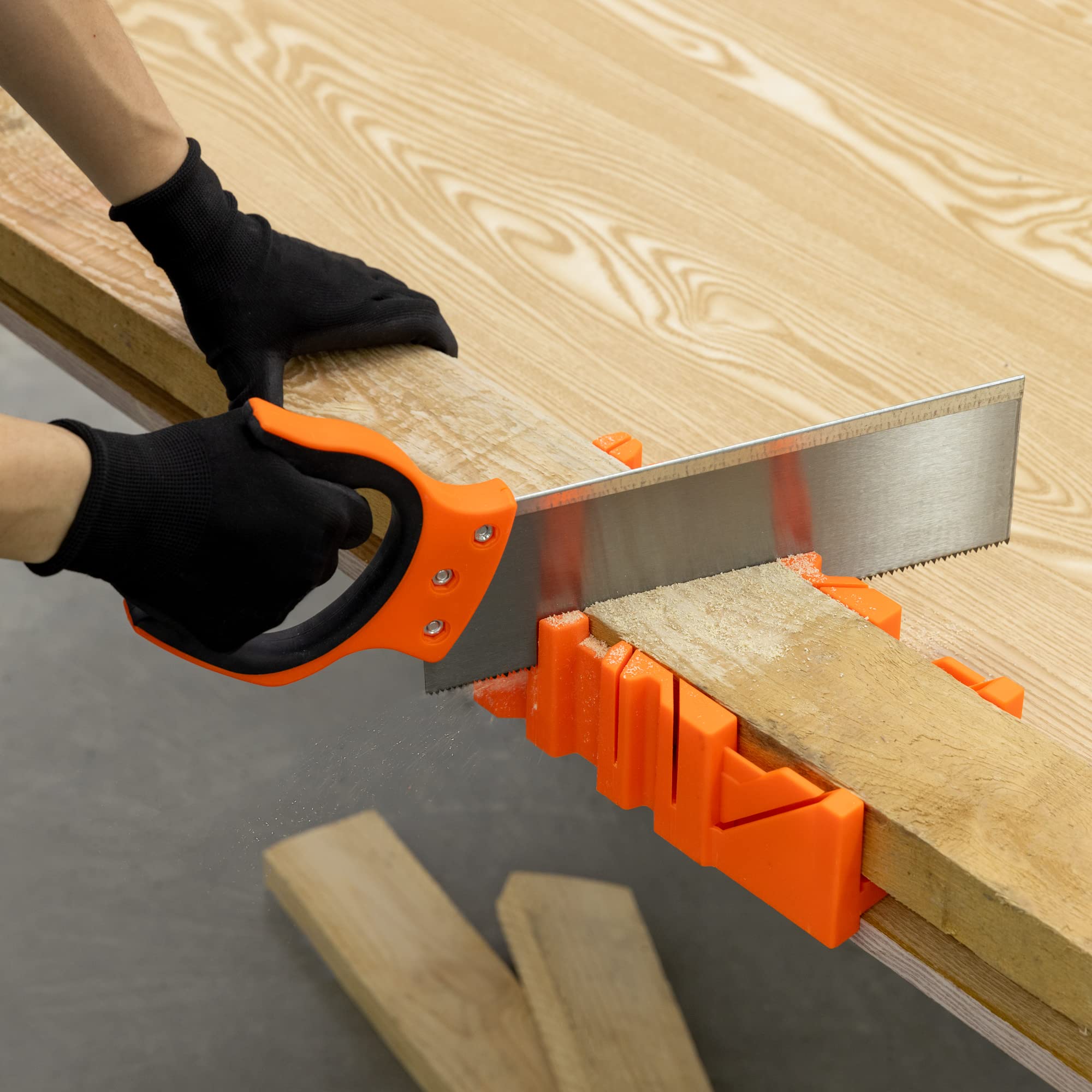 Navaris 12-inch hand saw included for quick, clean cuts