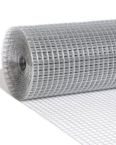 Nueve Deer half-inch mesh roll ready for versatile fencing projects