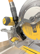 Tooldapt dust port for DWS779 and DWS780 enhances dust capture during cuts