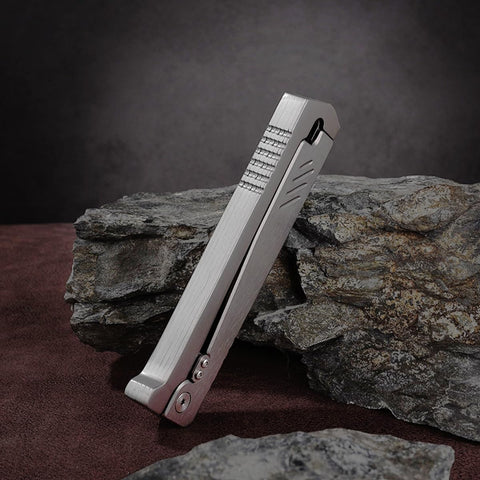 10MOONS Pocket Knife edc compact design fits in pockets easily.