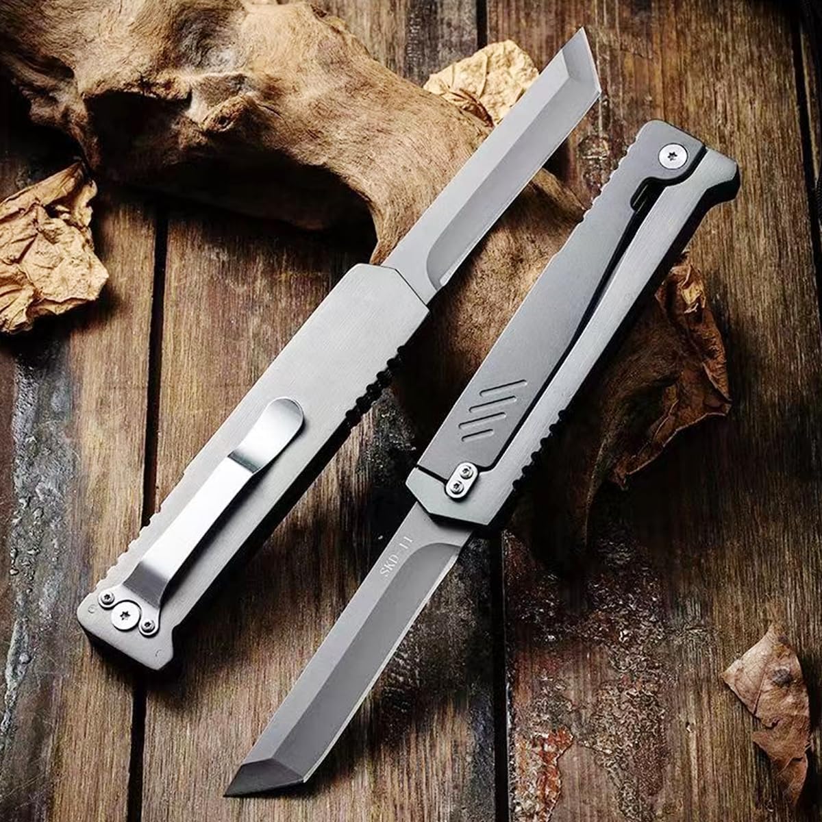 10MOONS Pocket Knife novel design adds personality to your kit.