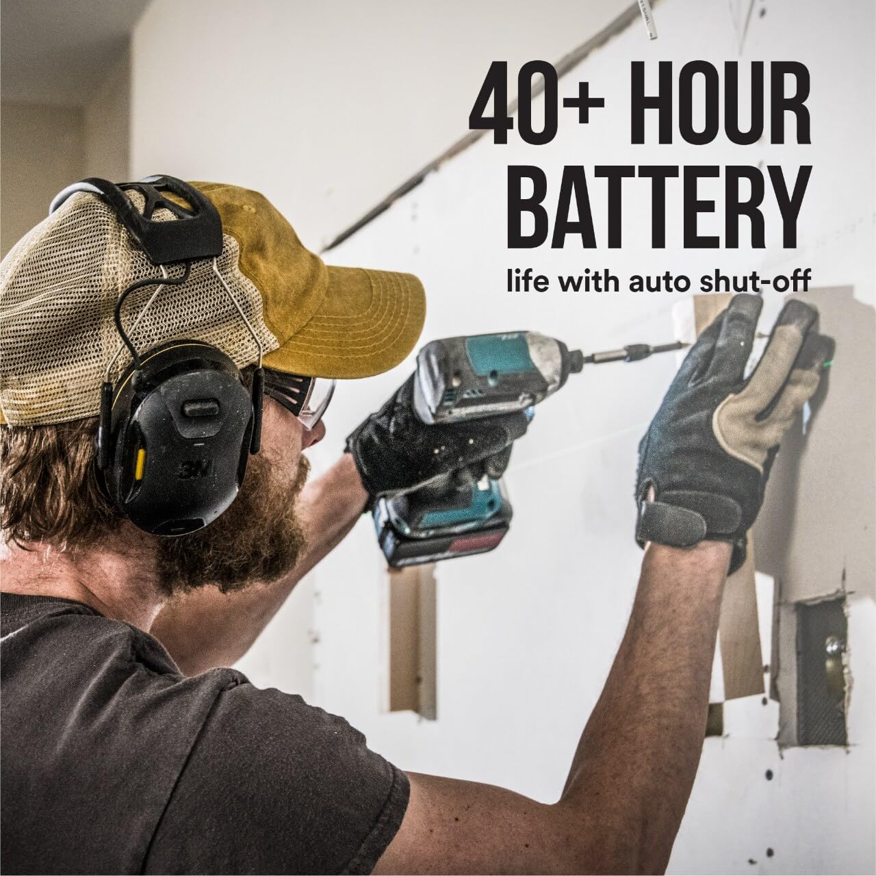 3M WorkTunes Connect integrated microphone enables hands-free calls.