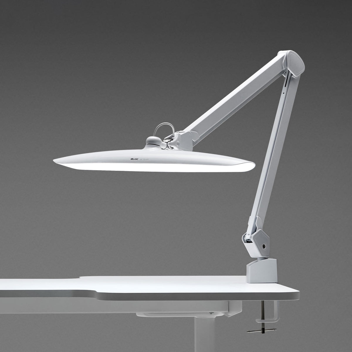 4BLANC Shadowless lamp with desk clamp for precise nail work and eye care