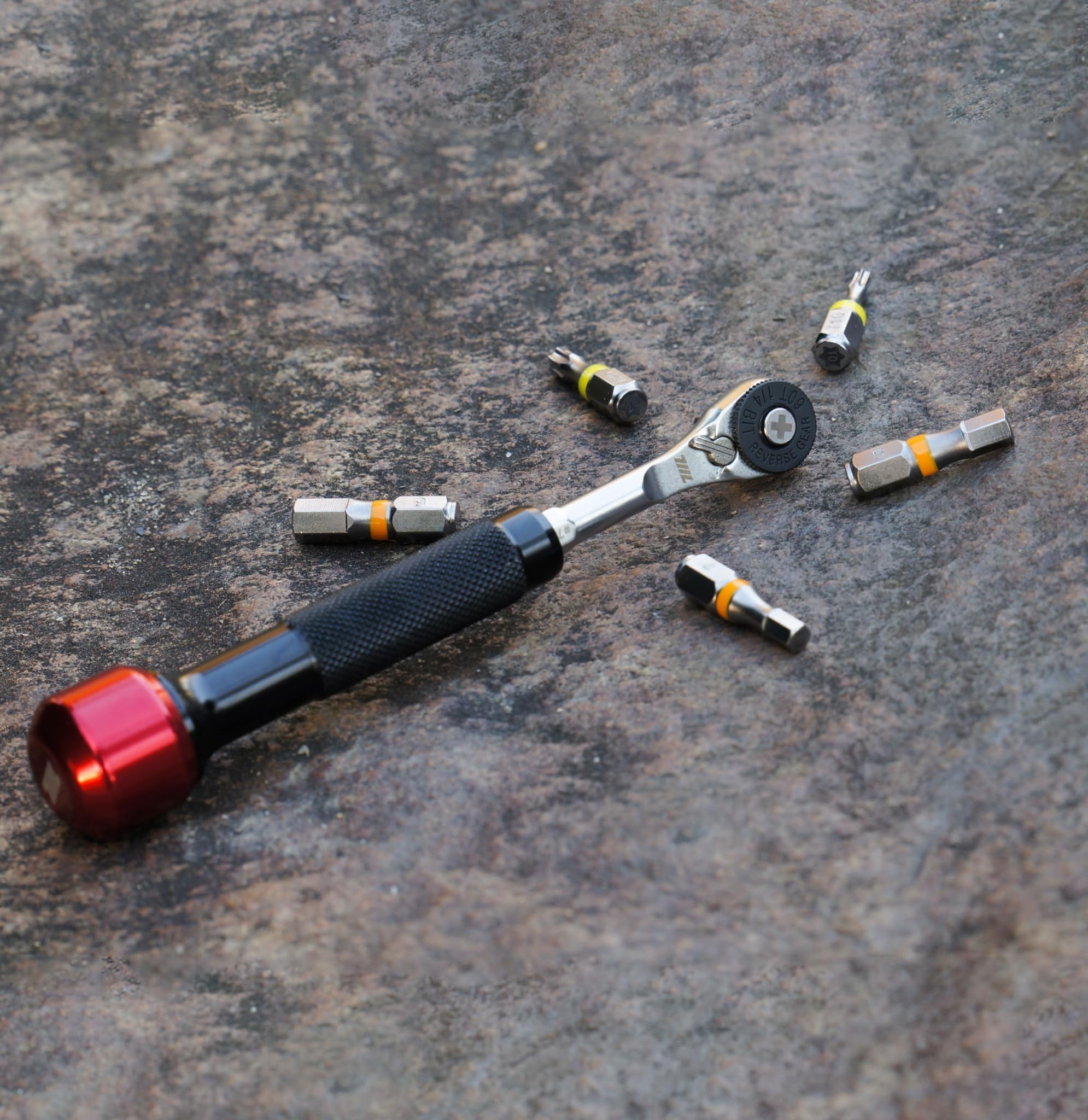 711L durable, versatile tool for both professionals and enthusiasts.