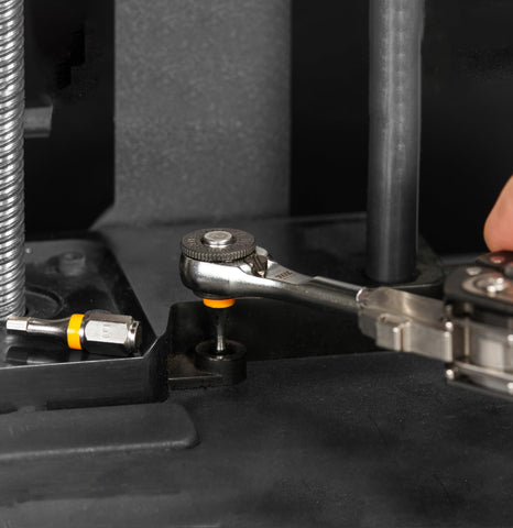 711L compact carry-ready design fits in pockets or a keychain.