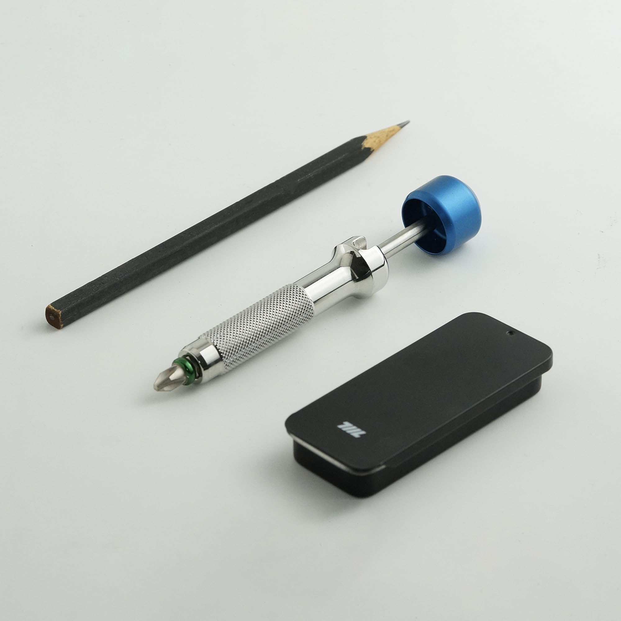 711L Lollipop Bit Driver showing magnetic bit holder for secure bit changes.