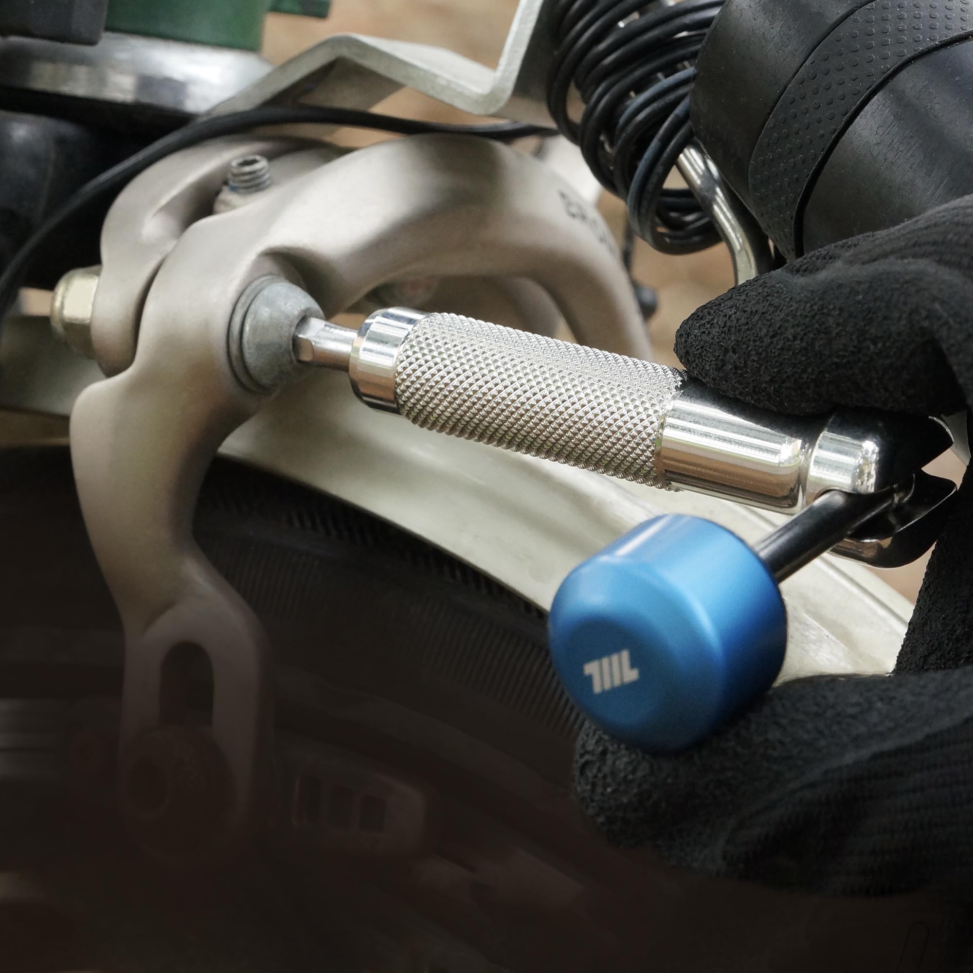 711L Lollipop Bit Driver shown as a compact pocket EDC for quick tasks.