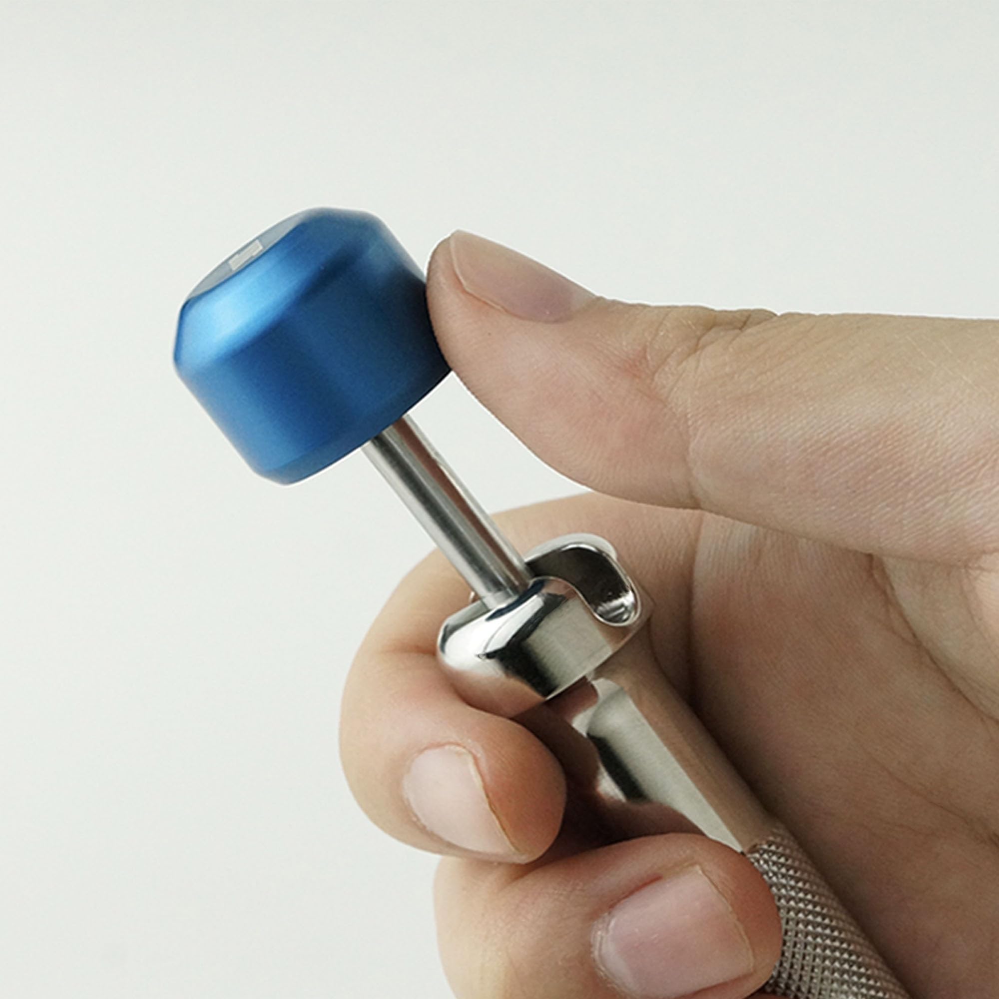 711L Lollipop Bit Driver featuring retractable design for compact storage.
