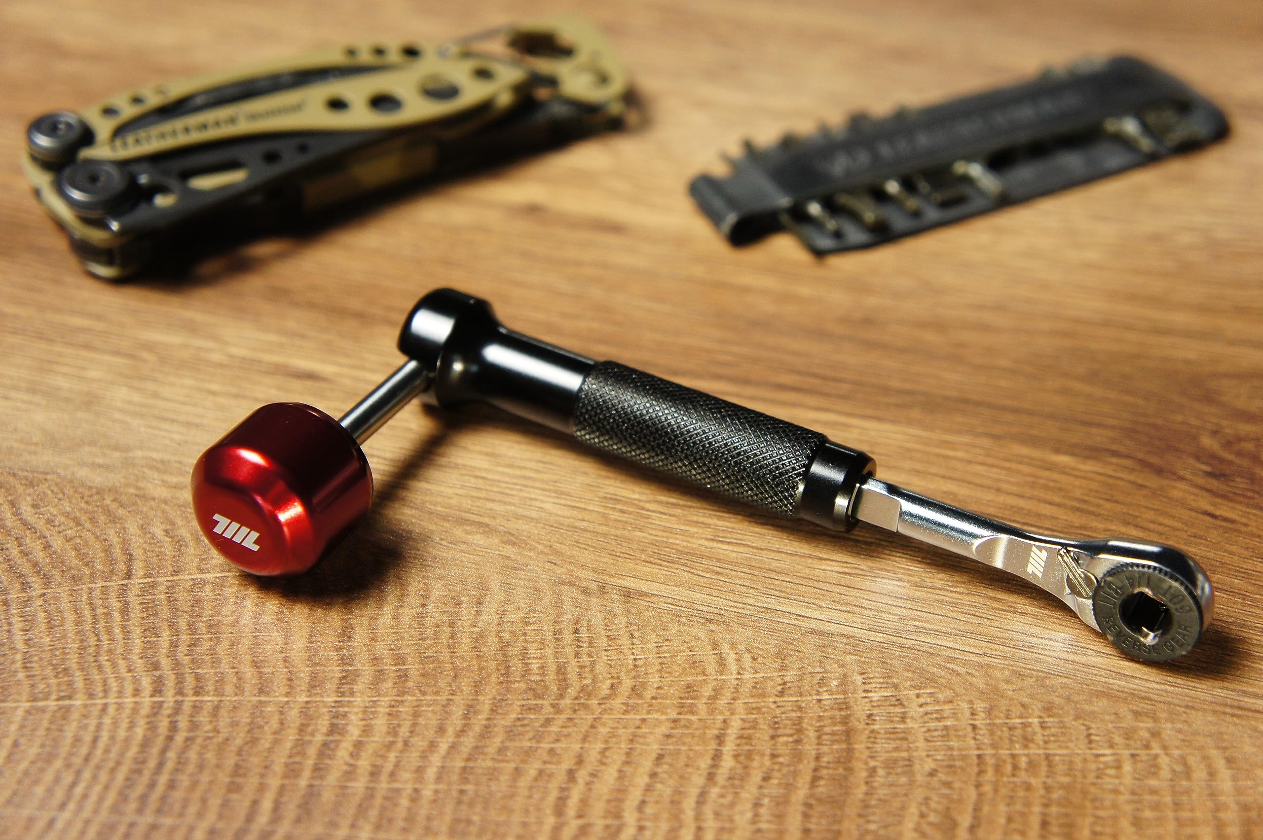 711L Lollipop Bit Driver with sleek aluminum variant visual finish