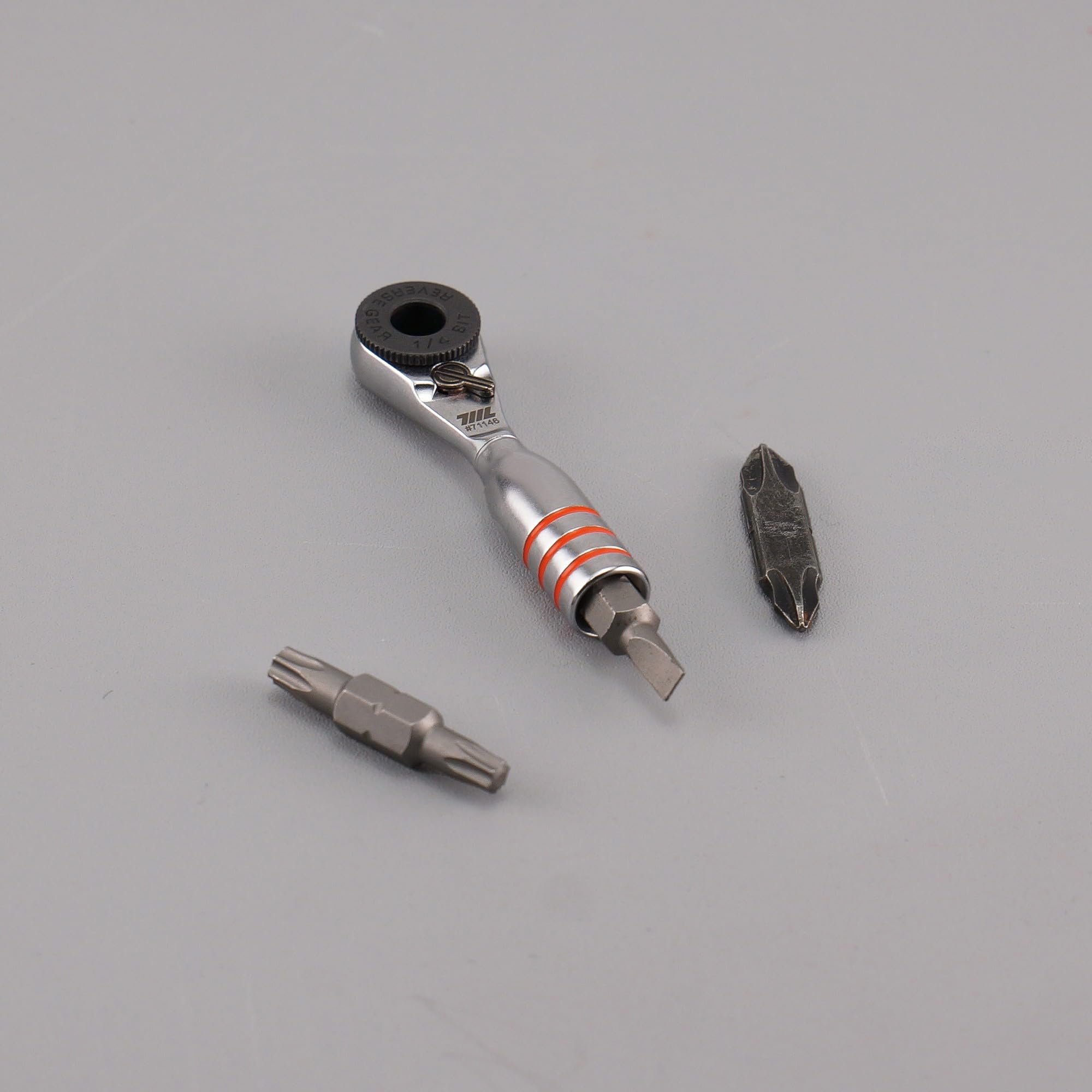 711L mini ratchet wrench duo features precise reversible gear for smooth operation.