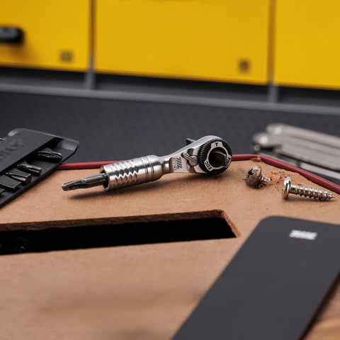 Pro-grade 711L TG compact tool suitable for electricians and DIYers on the go