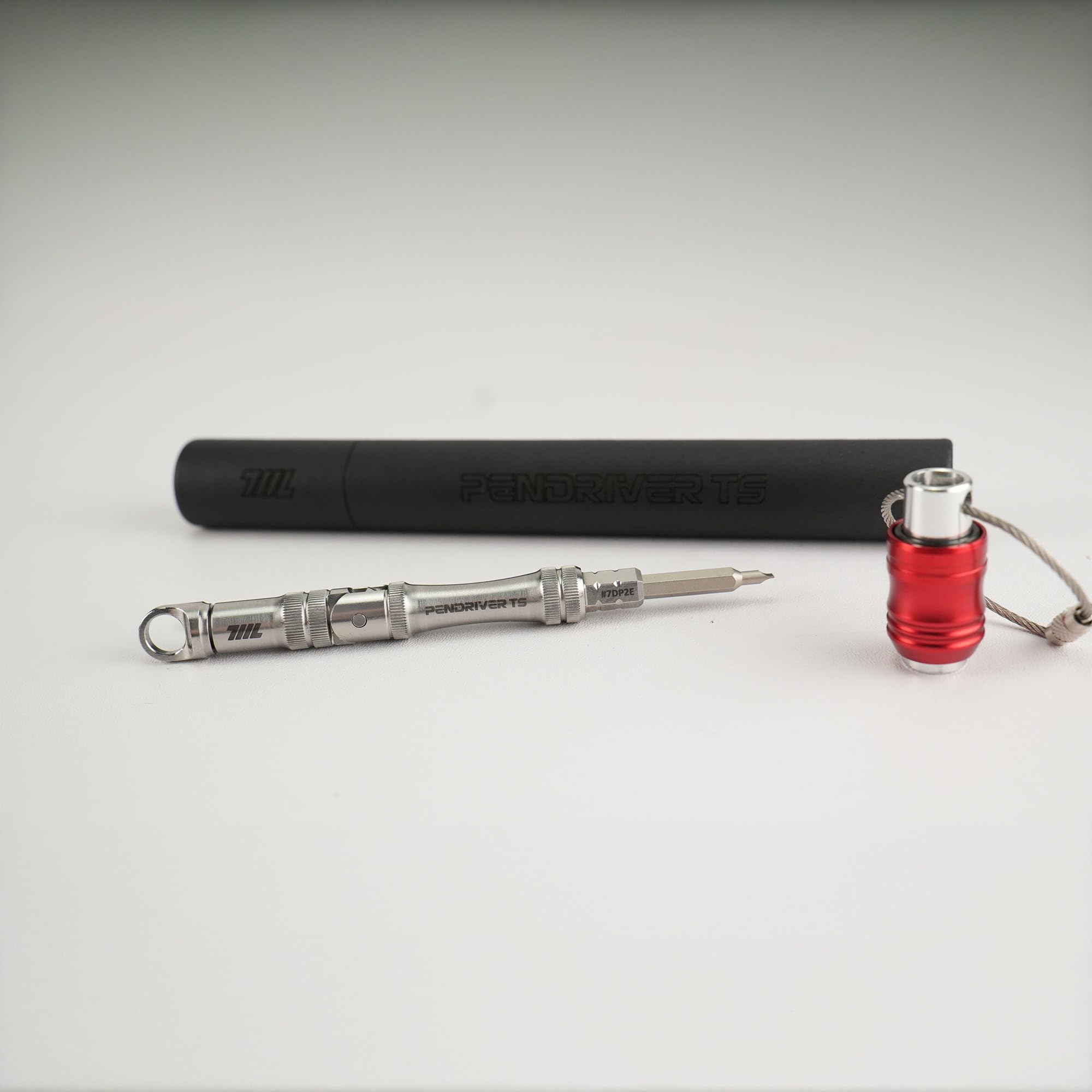 Stainless steel build delivers durability and corrosion resistance for daily use.