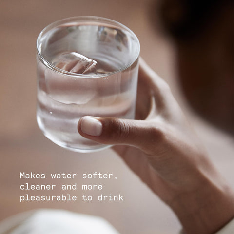 Aarke granules reduce limescale and chlorine for smoother-tasting water.