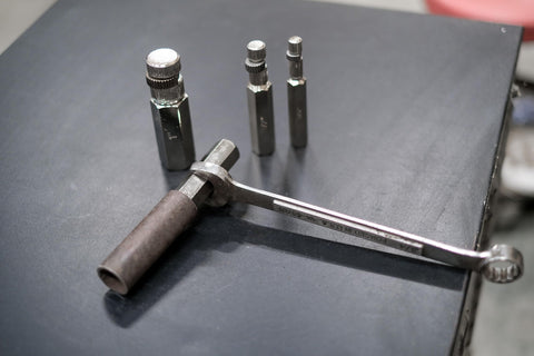 ABN internal cams detail on alloy shaft for strong grip