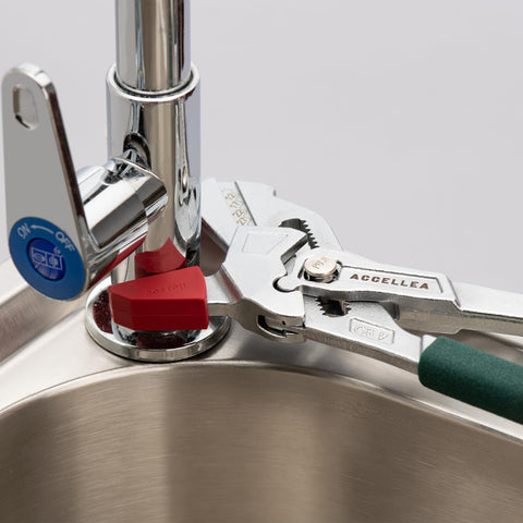 ACCELLEA opening up to 2 inches handles large parts with ease.