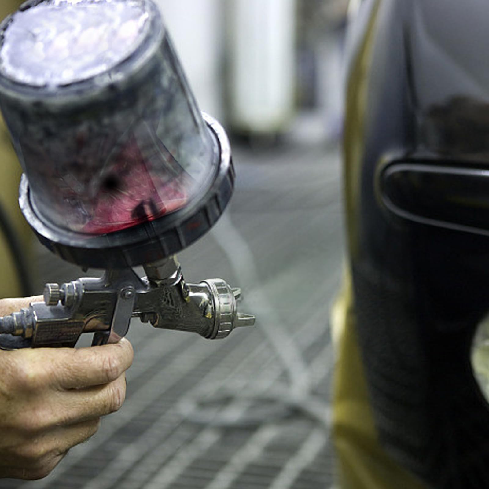 Aflybltol HVLP spray kit setup for automotive and resin coatings.