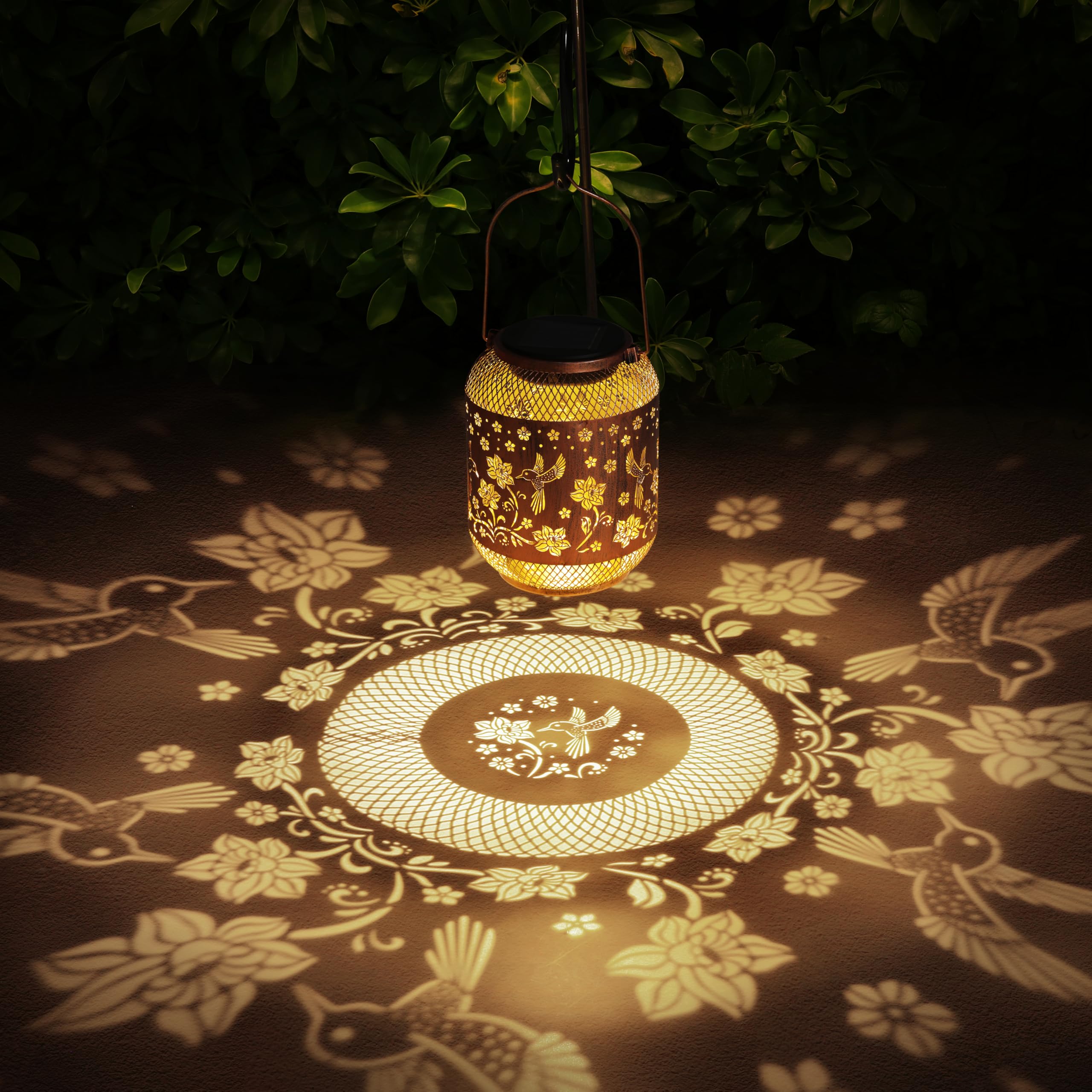 AITENISEN solar lantern uses a high efficiency panel for longer night lighting