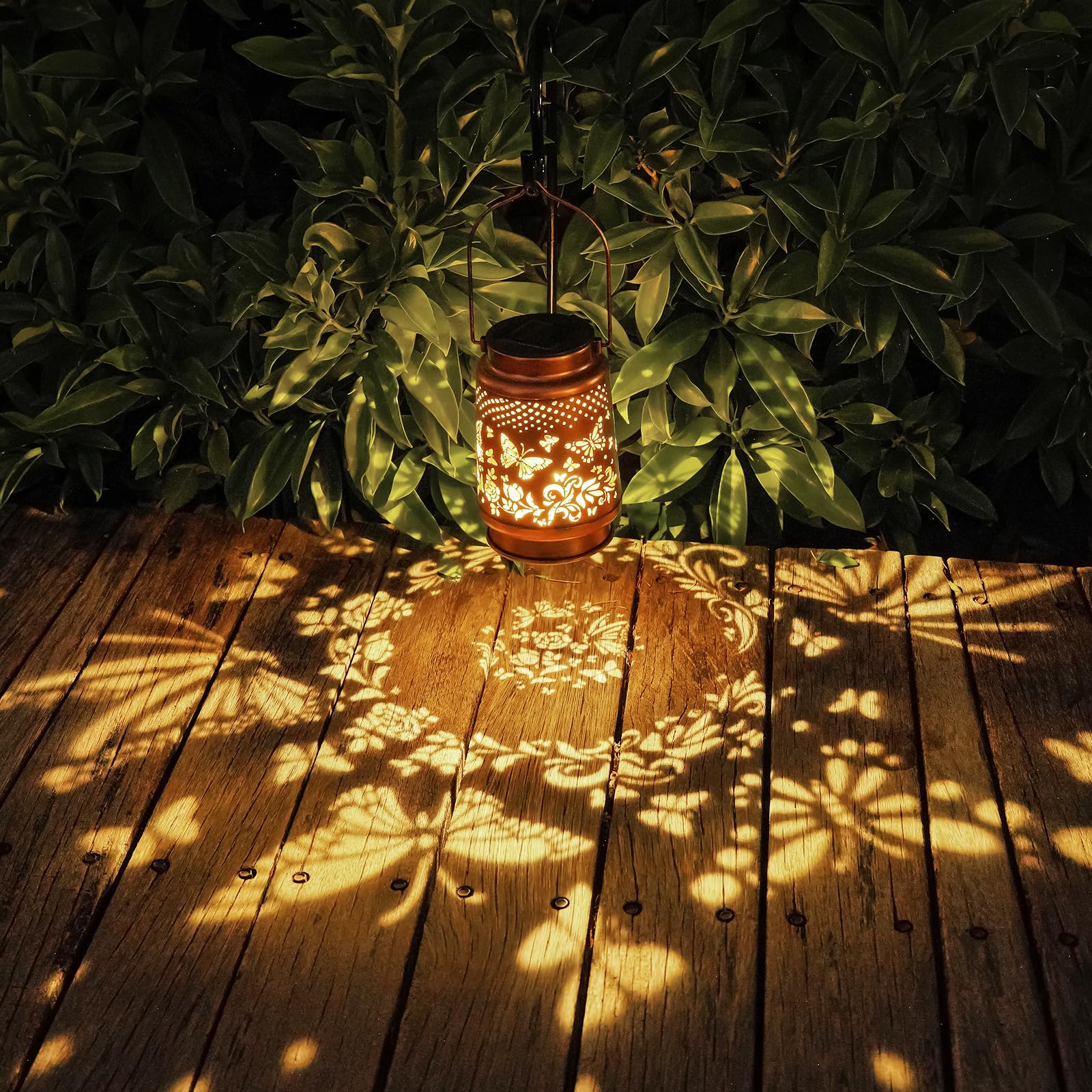 AITENISEN outdoor lantern IP65 waterproof design resists rain and wind.