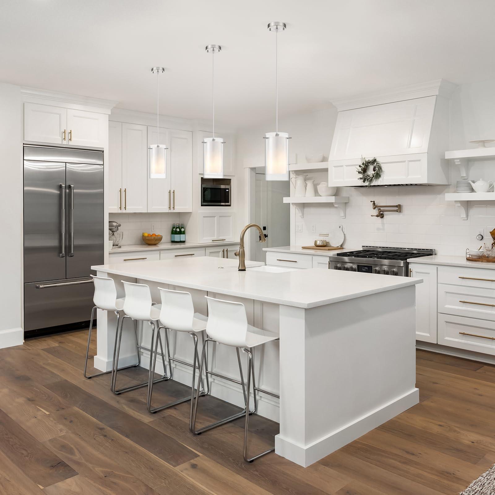 Brushed nickel finish that suits modern and classic interiors