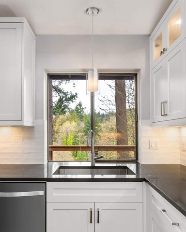 AKEZON adjustable-cord pendant for ceiling-height customization
