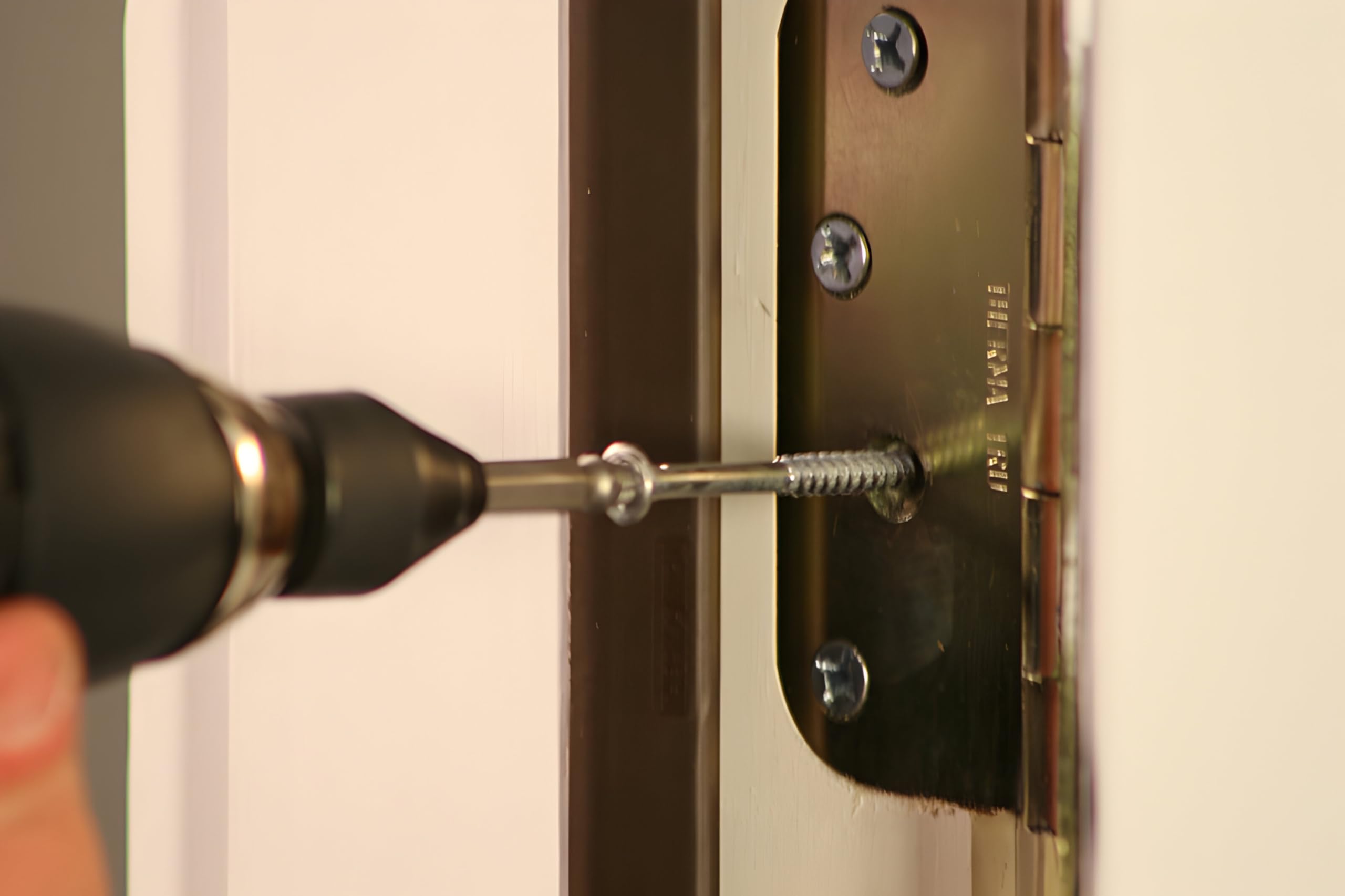 Alden 8440P Pro Grabit shows self-centering tip for accurate drilling.