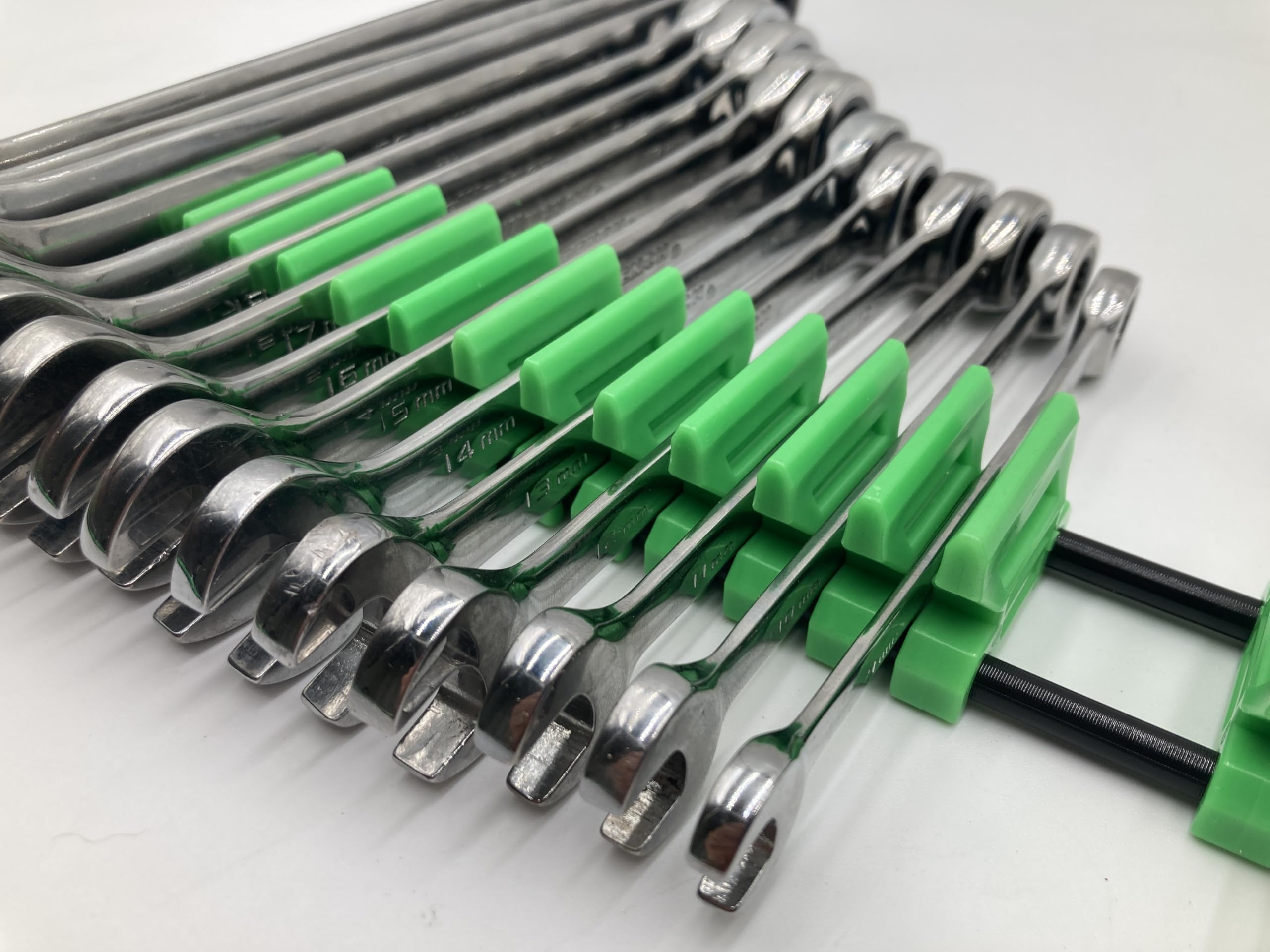 Alien Space Saver multi-tool compatibility helps organize screwdrivers pliers and more.