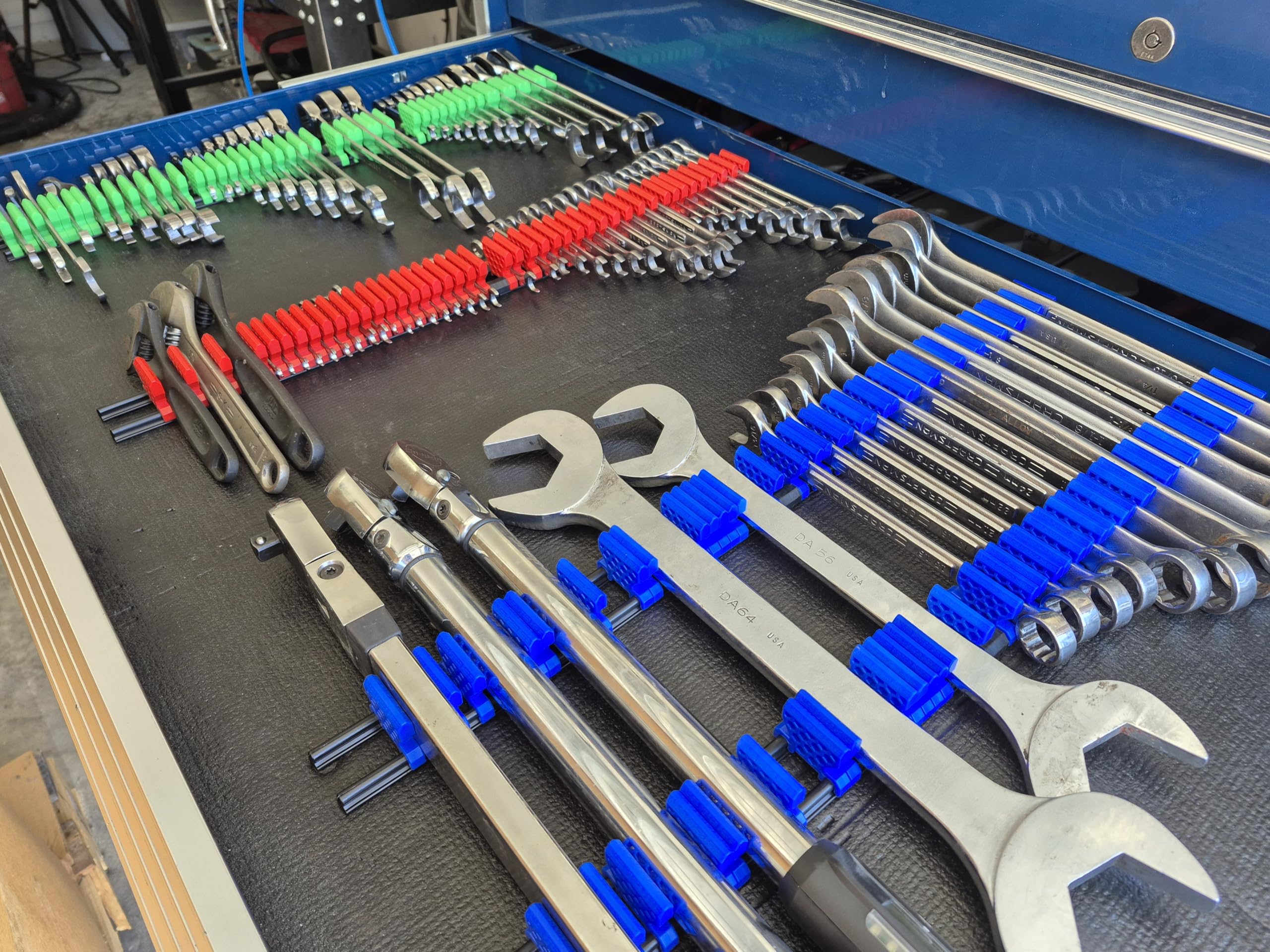 Alien Space Saver polymer dividers maximize space with durable tool separation.