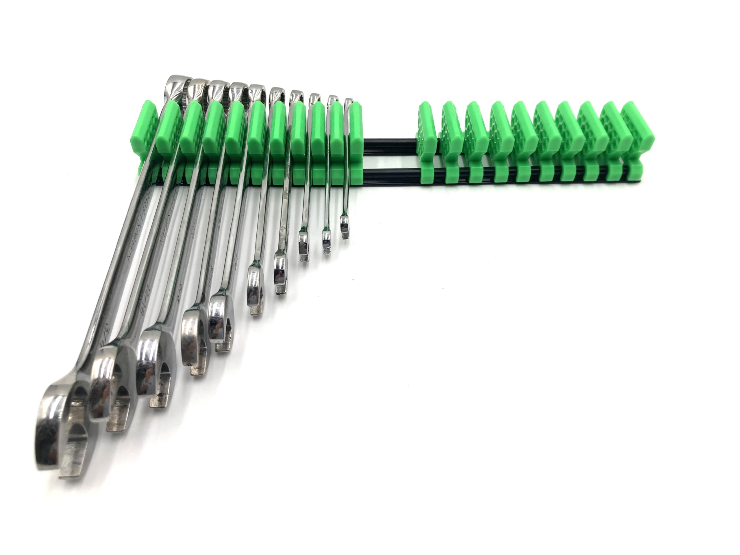 Alien Space Saver taller-wrench-holder demonstrates enhanced storage for mixed sizes.