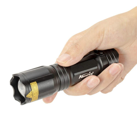 ALONEFIRE X004 adjustable focus beam from spot to flood.
