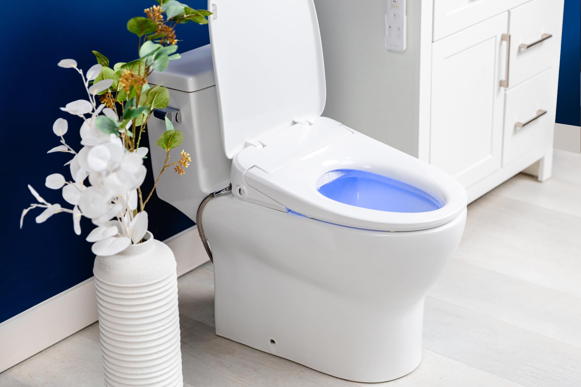 ALPHA BIDET iX Pure built-in-dryer adds warm, comfortable drying.