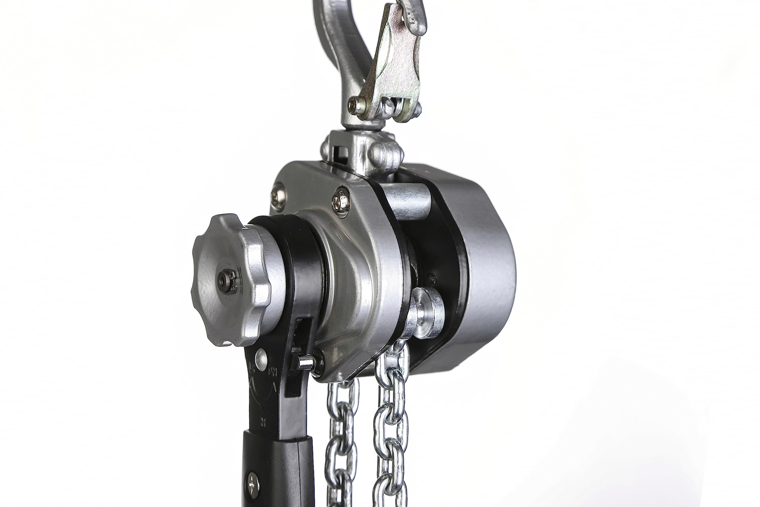 Amarite forged one-piece hook design enhances safety and reliability.