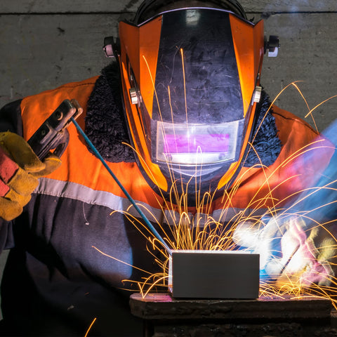 Amyhill durable, corrosion-resistant aluminum plates for long-lasting use.
