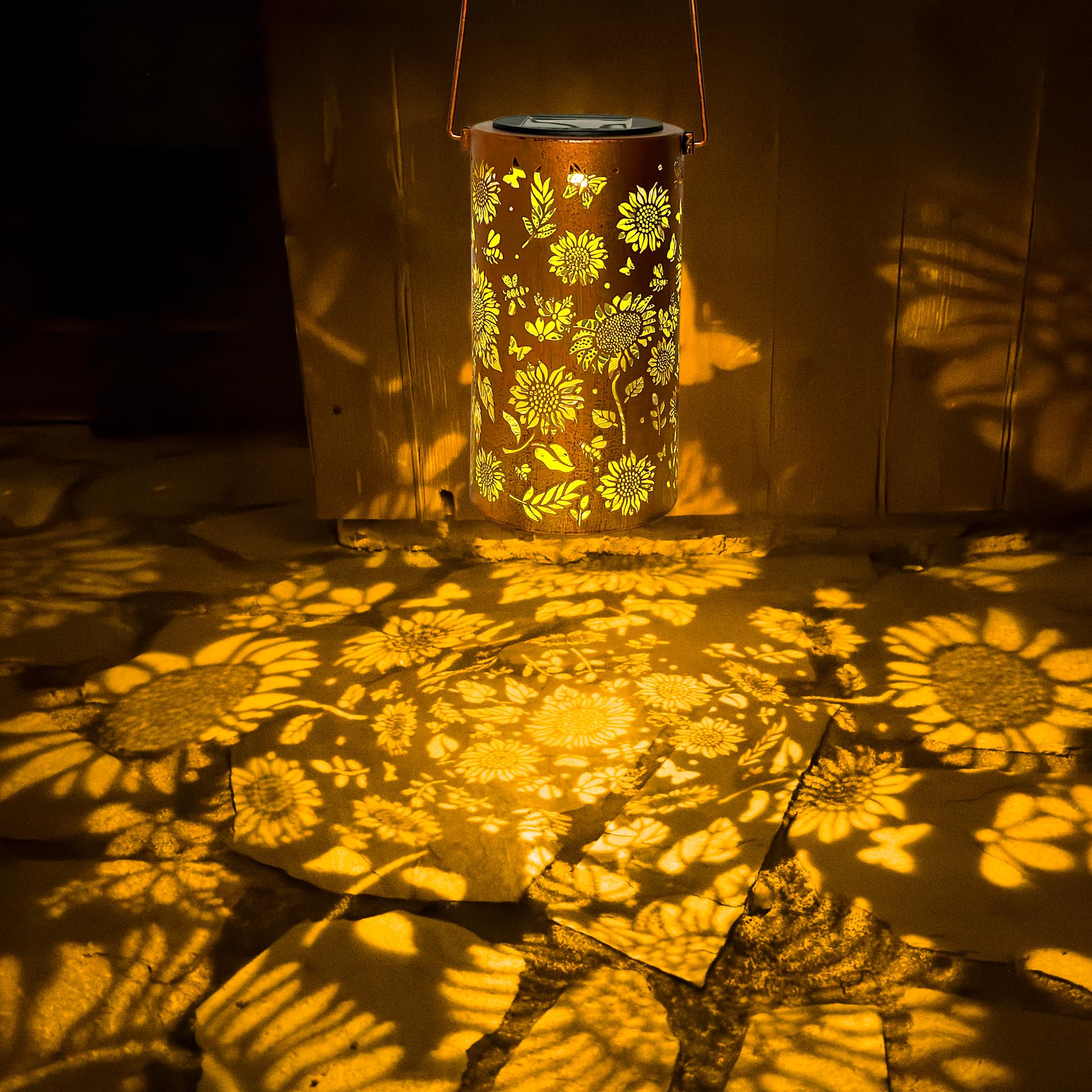 ANYTALK weatherproof outdoor lantern endures rain and snow
