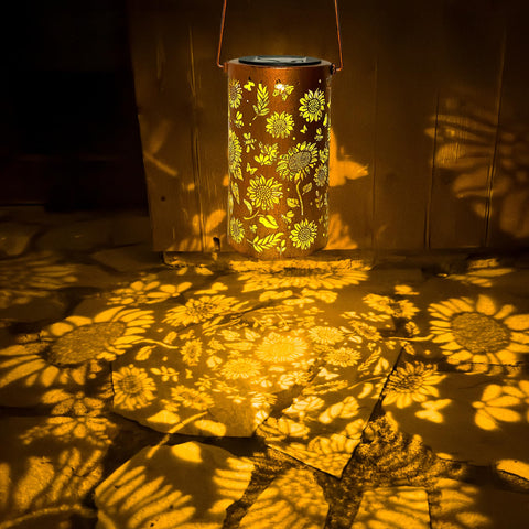ANYTALK weatherproof outdoor lantern endures rain and snow