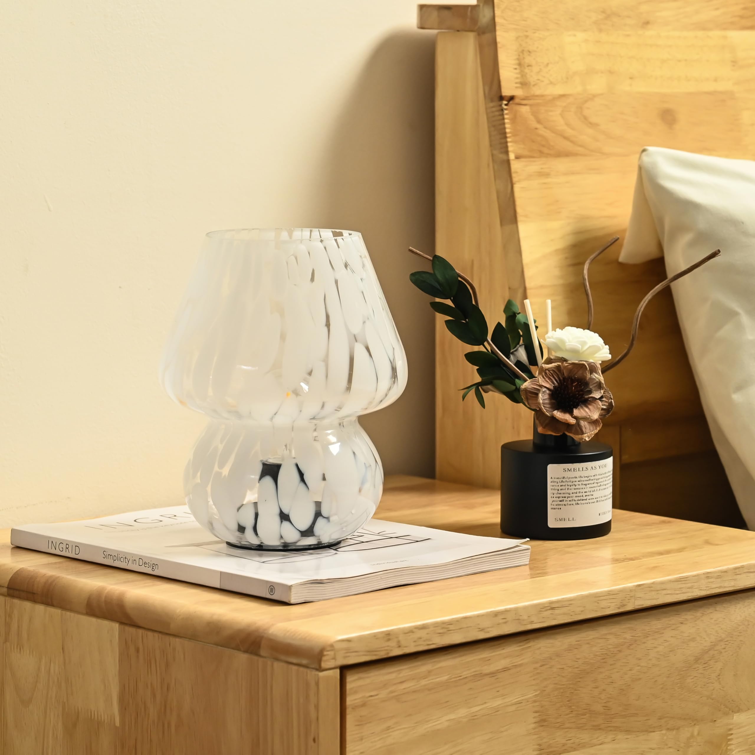 AOMOONOA Mushroom Lamp makes a stylish gift for holidays and birthdays.