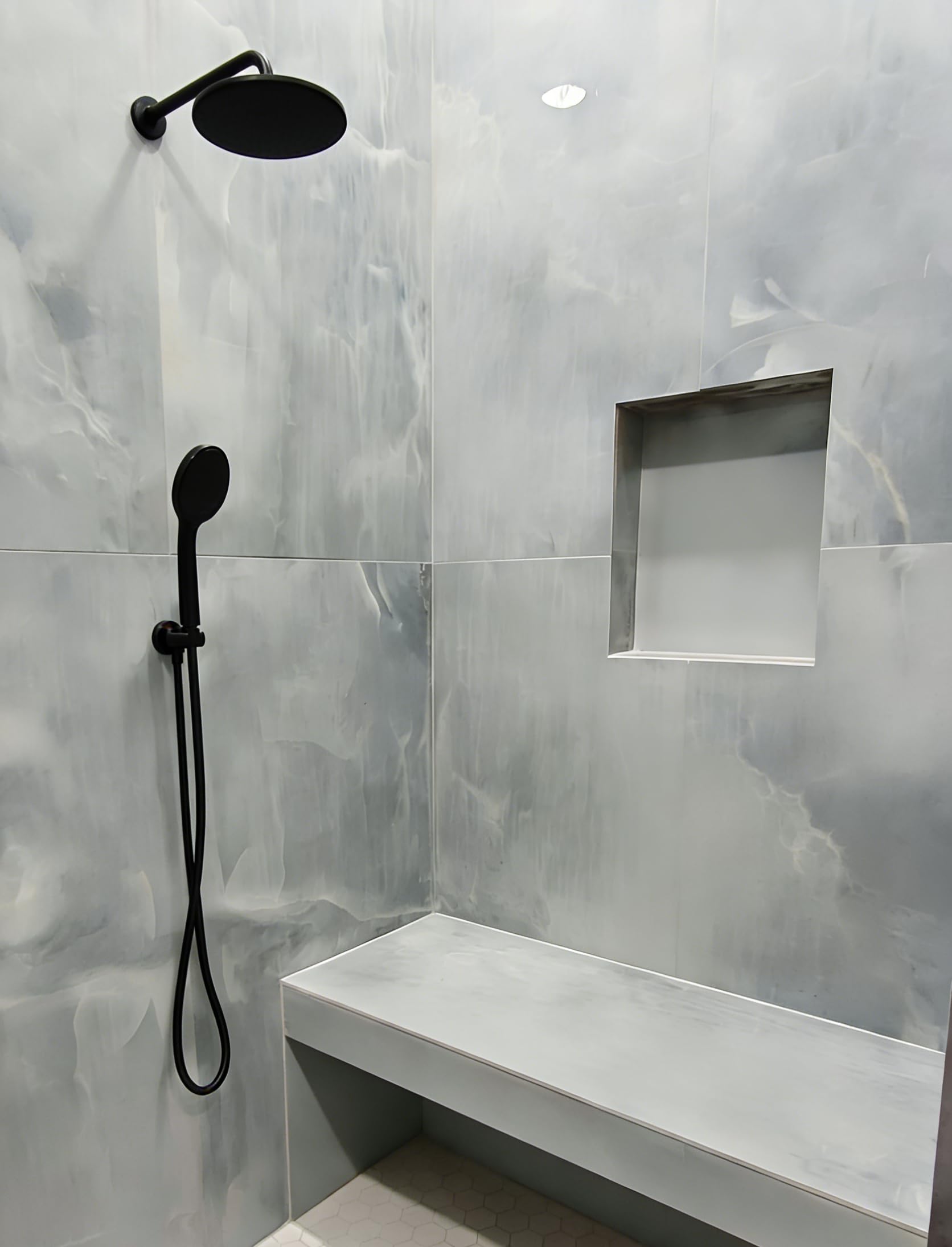 AQUAIAW electroplate matte black brass finish complements modern bathrooms.