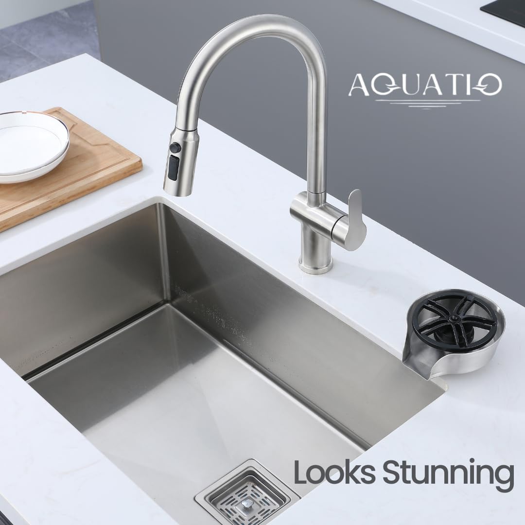 AquatiQ 304 stainless steel construction resists wear and rust