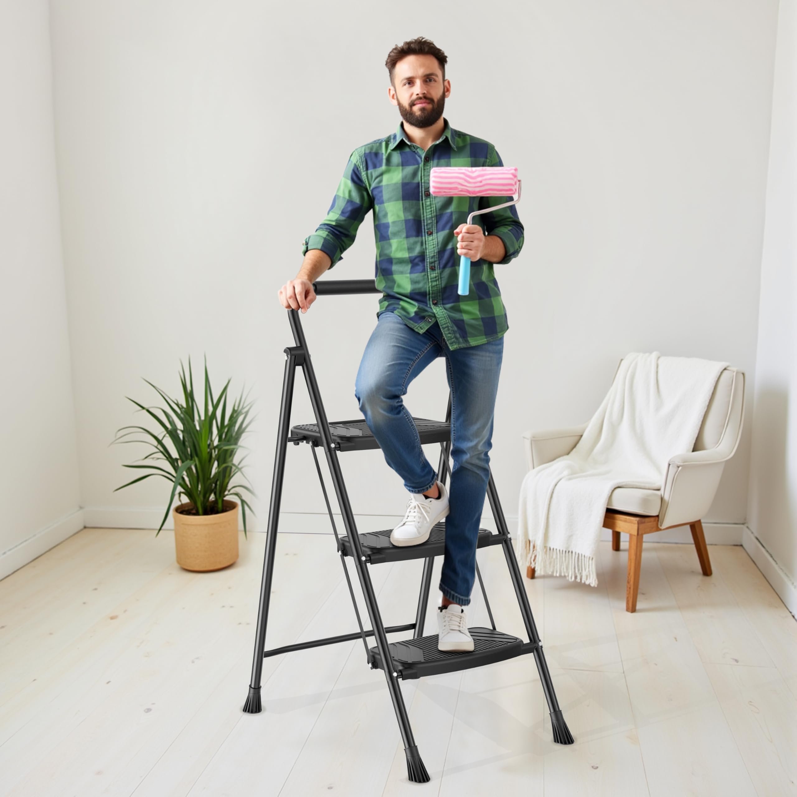 Arbusb 3Step Ladder ready to use straight from the box, no assembly.