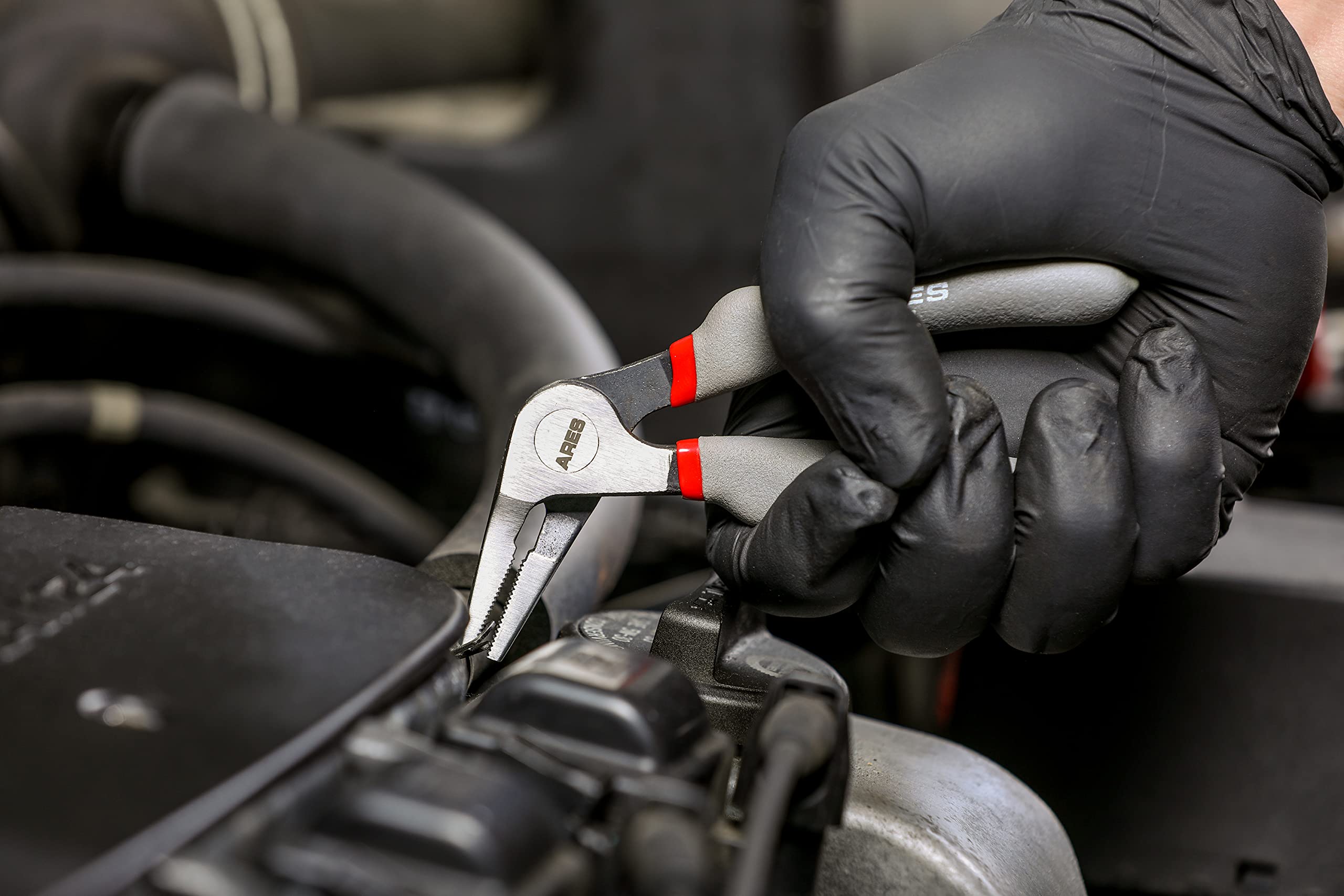 ARES 51018 ultra-thin jaws enable precise manipulation.