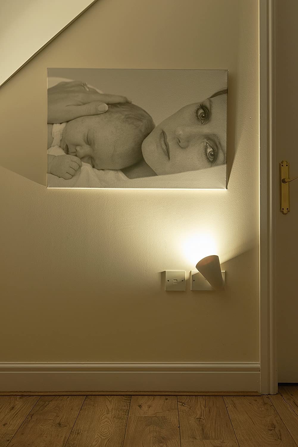 AURAGLOW supports smart bulbs like Philips Hue for color versatility.