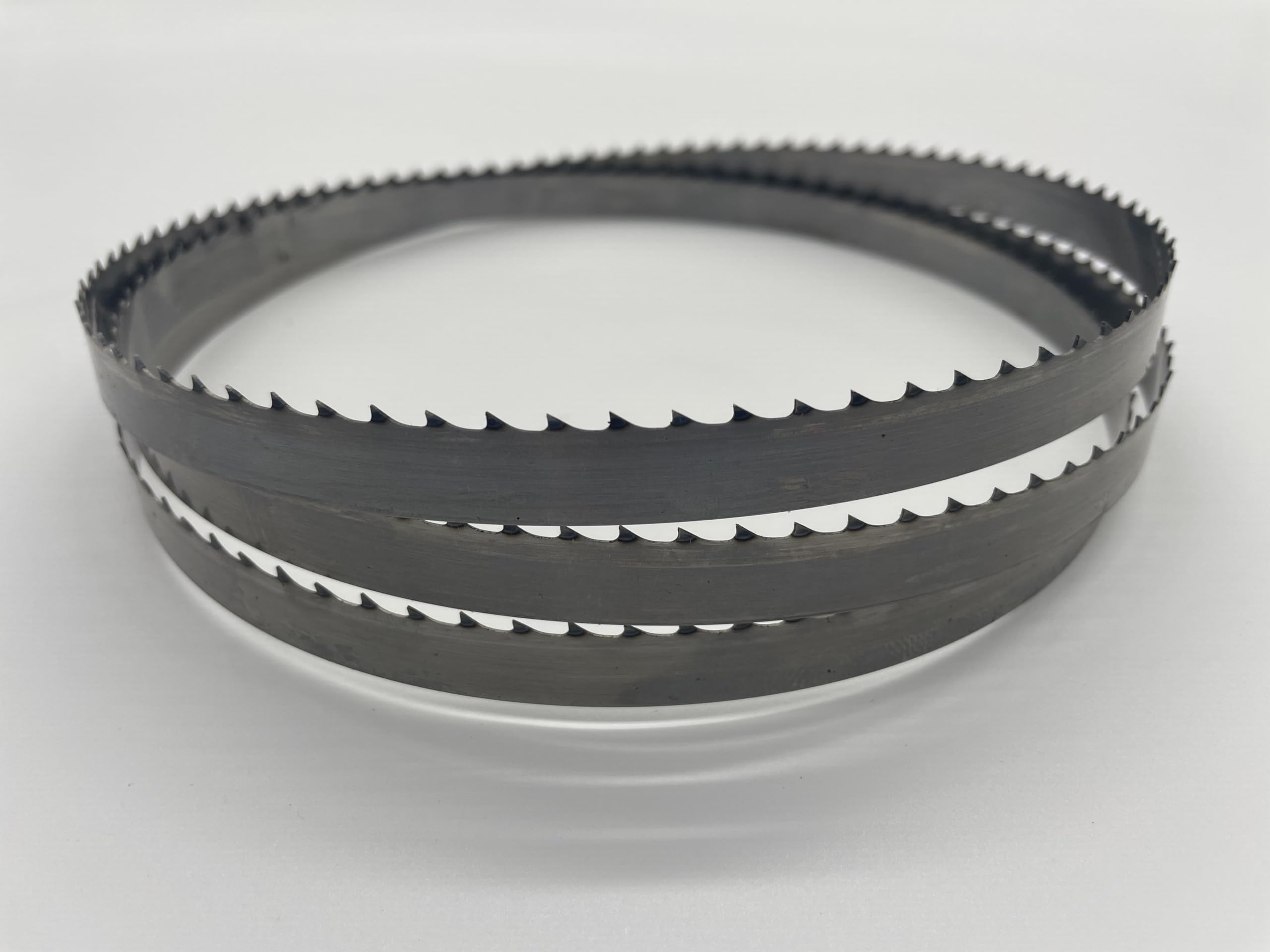 AYAO blade welding point close-up shows strong, smooth join