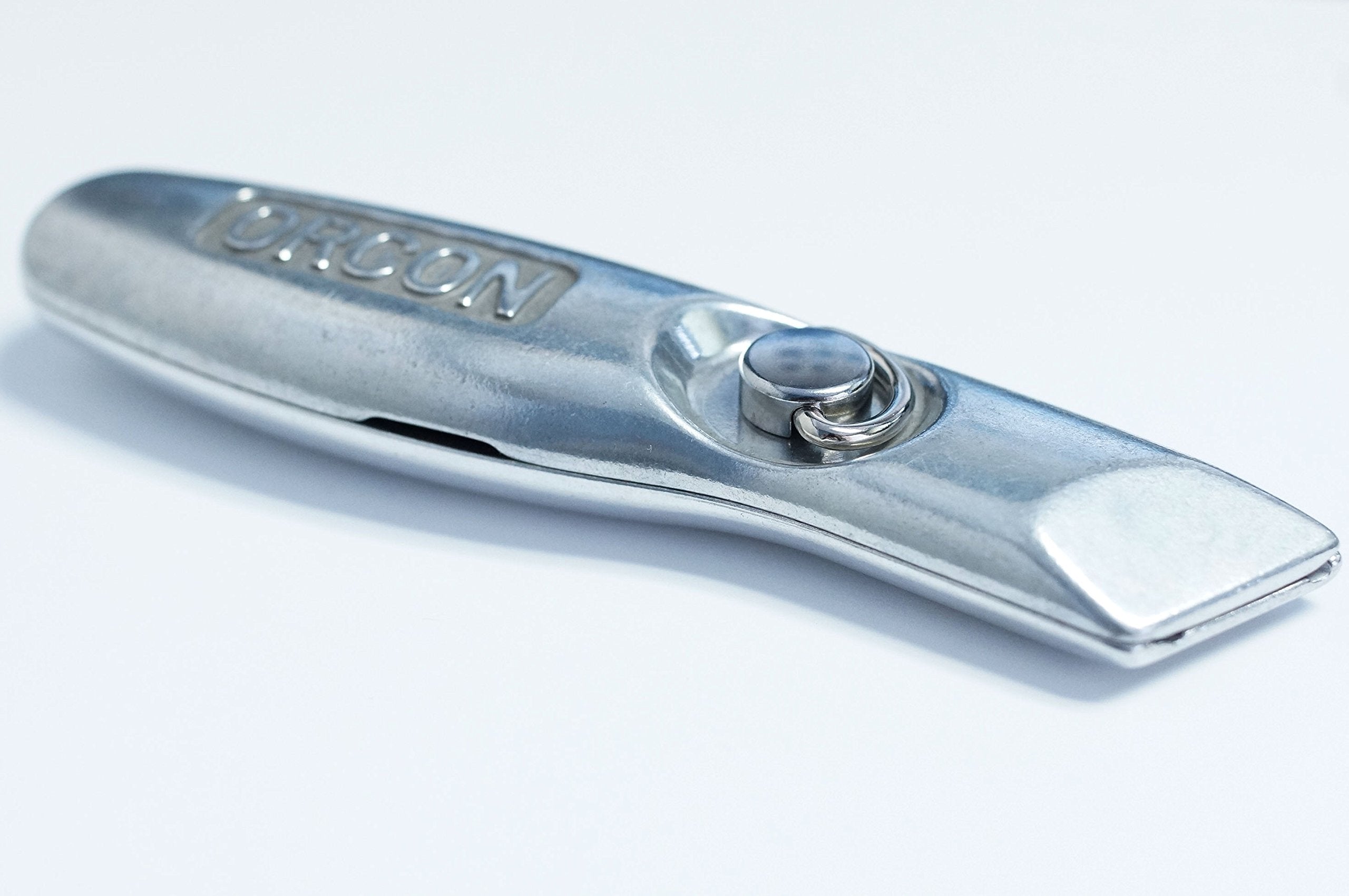 Ayoii Orcon Utility Knife showing D-Ring storage for quick blade changes