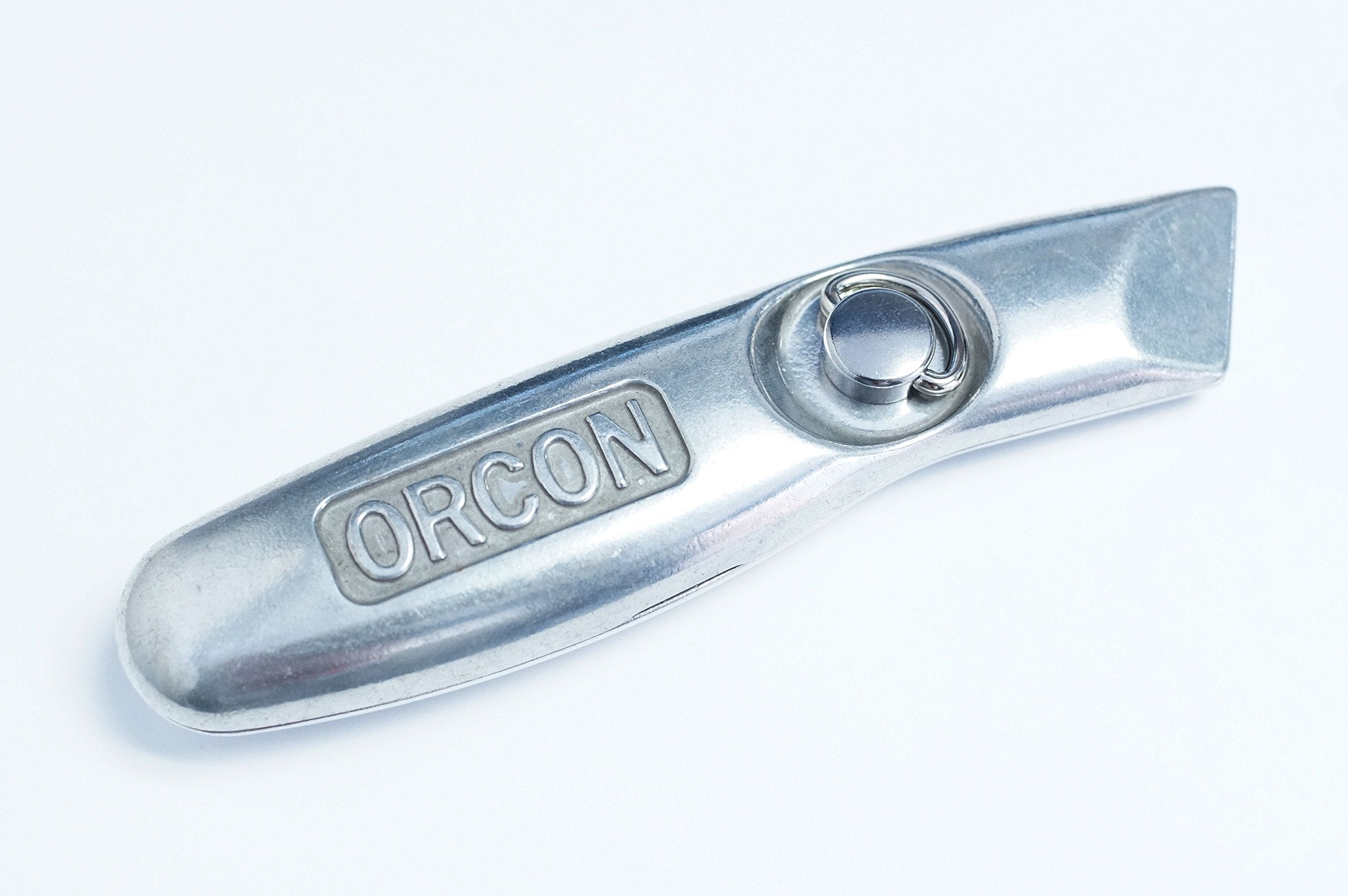Ayoii Orcon Utility Knife front view for precise carpet cuts and easy handling