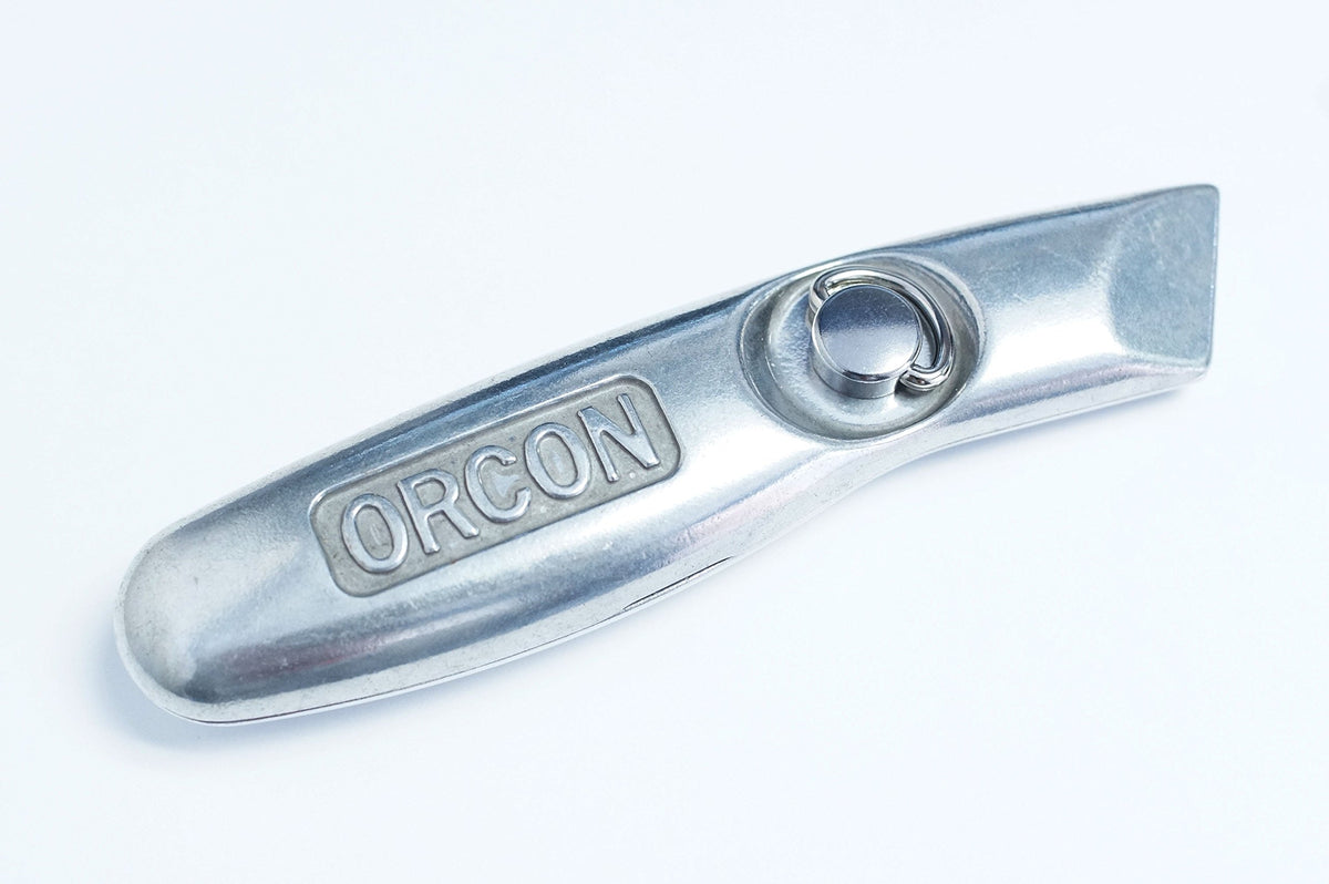 Ayoii Orcon Utility Knife front view for precise carpet cuts and easy handling