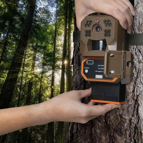 Azonpower battery pack has LED indicators to monitor charge status.