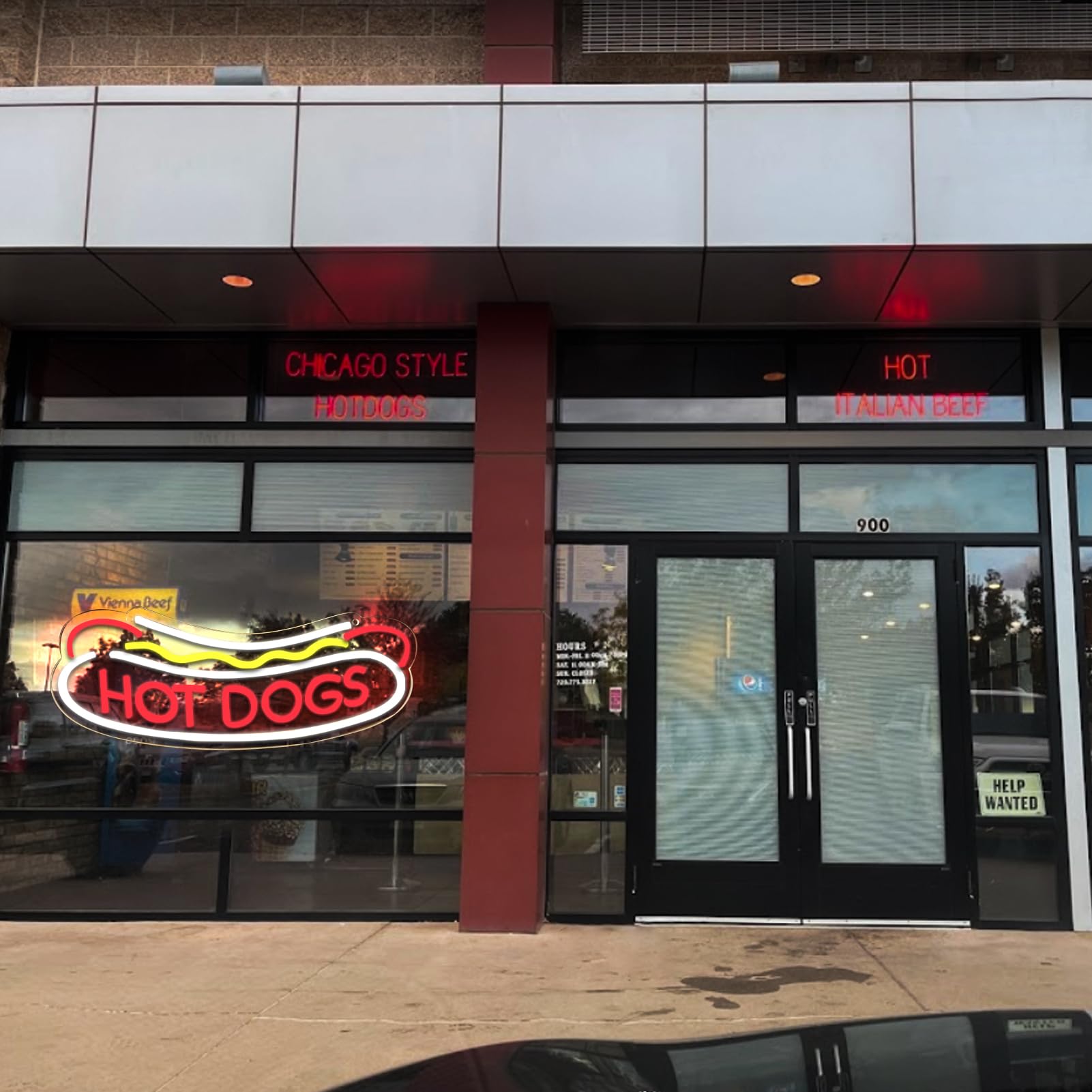 Balanar HOT DOGS LED sign with bright glow enhances the dining atmosphere.