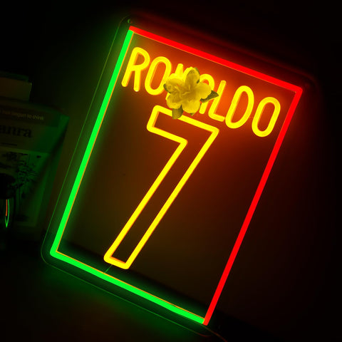 Balanar Number 7 neon sign enhances game rooms with modern LED lighting and sports flair.