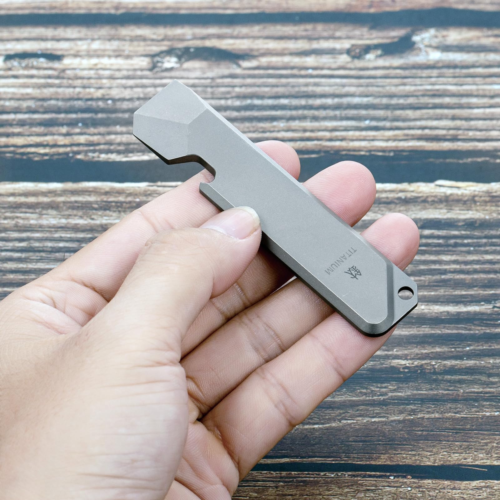 Bang Ti EDC pry bar features ultralight design for everyday carry.