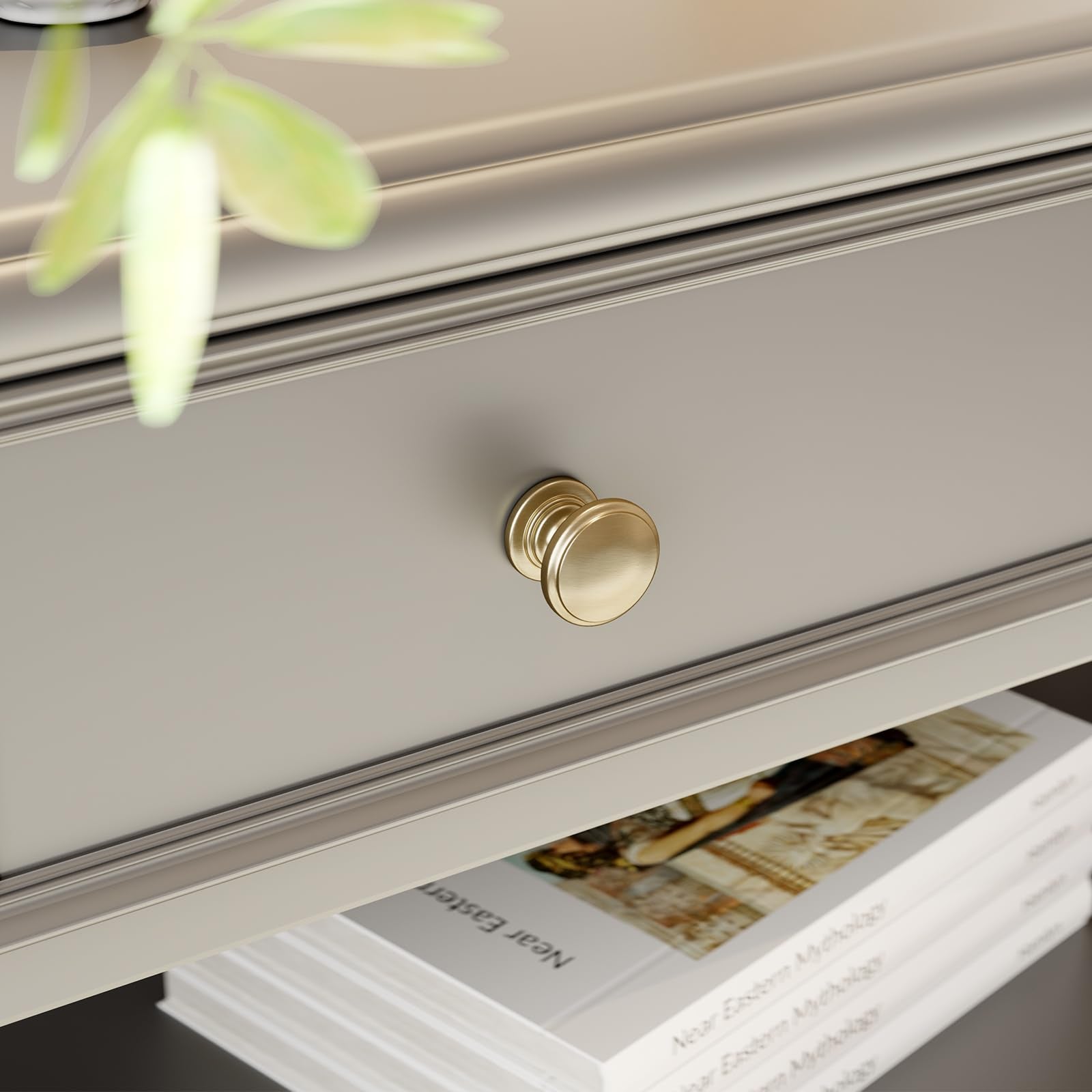 Banqin knobs fit kitchens, bathrooms, and bedrooms with versatile style.